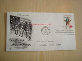 4 erilaista vanhat armeijan uniformut, Uniforms of the Armed Forces, 1975, USA, ensipäiväkuorta, FDC. Katso myös muut kohteeni, mm. noin 1 200 erilaista