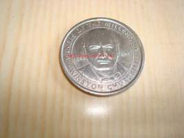 Winston Churchill, Makers of the Millenium mitali, halkaisija noin 27mm. Katso myös muut sarjan mitalit.