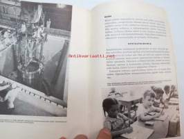 Amerikka tänään - Yhdysvaltian tiedotustoimisto 1962 propagandajulkaisu