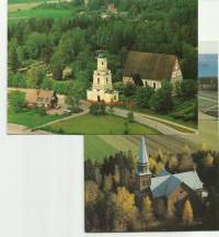 Ilmavalokuvakortti 2 erilaista; Asikkala kirkko ja Hollola kirkko - paikkakuntapostikortti postikortti kulkematon