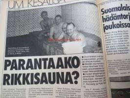 UM Uusi Maailma 1977 nr 14, ilmestynyt 20.7.1977, sis. mm. seur. artikkelit / kuvat / mainokset; Kansikuva Tii Heilimo, Kaustisen kansanmusiikkijuhlat + Konsta