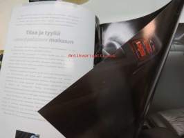 Nissan Maxima QX 1998 -myyntiesite / brochure