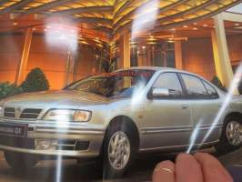 Nissan Maxima QX 1998 -myyntiesite / brochure