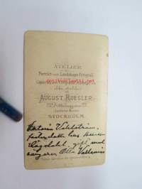 Viktoria Wahlström, Tukholma / Stockholm, Atelier August Roesler -visiittikorttivalokuva -visit card photograph