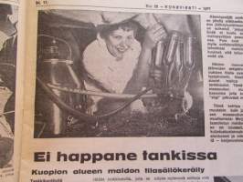 Koneviesti 1971 nr 22, sis. mm. seur. artikkelit / kuvat / mainokset; Nordsten Combi-Matic testissä, David Brown 995, 2 paalainta &quot;itse teossa&quot; Welger AP 41 -