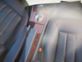 Audi A8 -myyntiesite / brochure
