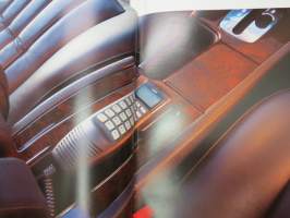 Audi A8 -myyntiesite / brochure