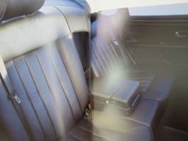 Audi A8 -myyntiesite / brochure