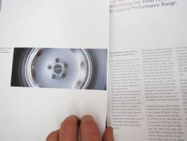 Audi A8 -myyntiesite / brochure