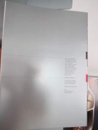 Audi A8 -myyntiesite / brochure