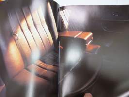 Audi A8 -myyntiesite / brochure