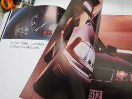 Audi A8 -myyntiesite / brochure