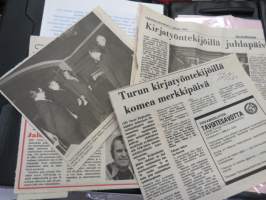 Turun Kirjatyöntekijäin Yhdistys 1890-1980 historiikki + 2 eri koneella kirjoitettua käsikirjoitusta / versiota? ko. teoksesta sekä muuta yhdistyksen