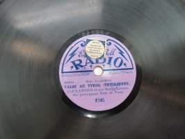 Edison Bell Radio F161 Alexander et son Solo Accordeon - Valse au Tyrol / Ma bergere -8&quot; savikiekkoäänilevy - 78 rpm record