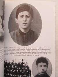 Den unge Stalin av författaren till Stalin - Den röde tsaren och hans hov