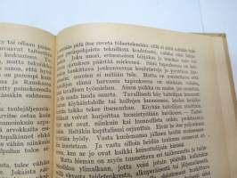 Työmiehen Kalenteri I 1922, sis. mm. seur. artikkelit / kuvat / mainokset; Kansikuvitus sekä kalenteriosan vinjettikuvitus I. Vickberg; Ikuinen muisto