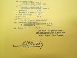 Sojuz Finskih bumasnih fabrik -paperi- ja kartonkinäytekirja 1945-1946 neuvostoliittolaisille ostajille (Paperitehtaitten Yhdistys), malleja seuraavilta tehtailta;