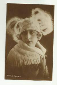 Mary Astor - vanha postikortti, ihailijapostikortti, fanikortti kulkenut nyrkkipostissa