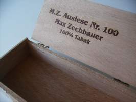 M.Z. Auslese Nr 100 Max Zechbauer  100 % Taback - sikarilaatikko puuta , koko 6x14x2 cm