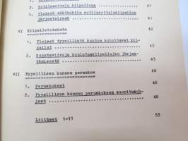 Jalkaväen sotakelpoisuus ja fyysillinen kunto 1952 -military manual - physical condition and fit to combat etc.