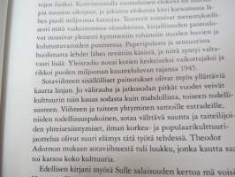 On elon retki näin eli miten viihteestä tuli sodan voittaja -entertainment during the war time (Continuation war in Finland)