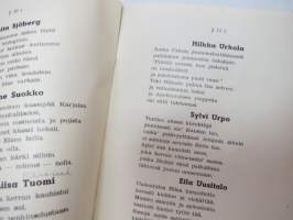 TSYK VIII B - &quot;Me -1942 korvikkeet&quot; (Turun Suomalainen Yhteiskoulu) - Kronikka eli lyhyehkö kuvaus T.S.Y.K:n mainehikkaasta VIII B:stä in Versen; Annikki