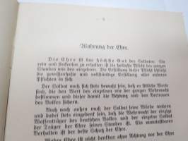 Wahrung der Ehre - Der Oberbefelshaber der Kriegsmarine MPA. 2300 - Saksalaisen merisotilaan koulutukseen liittynyt saksalaista sotilaskunniaa käsittelevä teos?
