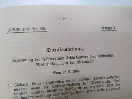 Wahrung der Ehre - Der Oberbefelshaber der Kriegsmarine MPA. 2300 - Saksalaisen merisotilaan koulutukseen liittynyt saksalaista sotilaskunniaa käsittelevä teos?