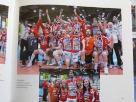 Mestarien matkassa - ei oo mua, on vaan me VaLePa.VaLePan kultajoukkue 2013-2014