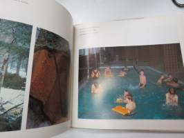Laitila kuvateos -kuntaesittelykirja, teksti suomeksi, ruotsiksi ja englanniksi -community presentation book