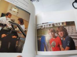 Laitila kuvateos -kuntaesittelykirja, teksti suomeksi, ruotsiksi ja englanniksi -community presentation book