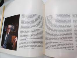 Laitila kuvateos -kuntaesittelykirja, teksti suomeksi, ruotsiksi ja englanniksi -community presentation book