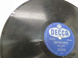 Decca SD 5327 Juha Eirto - Keskiyön tango / Metro-Tytöt - Toukokuun unelma -savikiekkoäänilevy, 78 rpm 10&quot; record