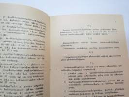 Suomen Urheiluliitto toimintasäännöt, rata- ja kenttäurheilun kilpailusäännöt, SVUL:n yleiset kilpailusäännöt 1945 + erilliset Mestaruuskilpailusäännöt