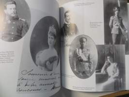 Romanovit aikojen saatossa 1860 - 1997. The Romanovs- Trought Time 1860-1997