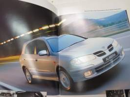 Nissan Almera 2001 -myyntiesite / brochure