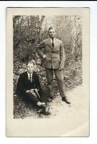 Veljekset Lauri ja Abel - valokuva postikorttikoko