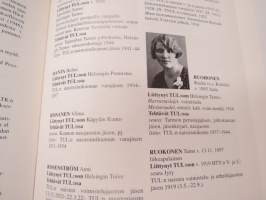 Liikkeen puolesta - Työväen Urheiluliiton naisia 1919-1996 matrikkeliteos -women in athletic clubs union