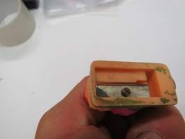 Kääpiö-kynänteroitin - Walt Disney Productions - virallinen tuote -official WDP-product, pencil sharpener