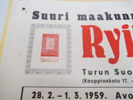 Maakunnallinen Ryijynäyttely Turun Suomalaisen Yhteiskoulun Juhlasalissa 28.2.-1.3.1959 / Kalevalajuhla / Kansallispukuparaati -juliste / poster