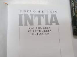Intia - Kaupunkeja, kulttuureja, historiaa