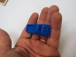 Sininen avolava - karkkipussiauto? -toy car