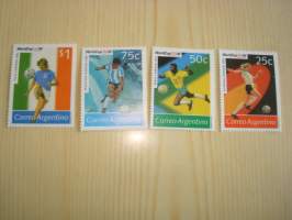 1994 Jalkapallon maailmanmestaruuskisat kokoelma Football World Cup, sisältää: 14 ensipäiväkuorta, 4  souvenir sheet arkkia ja 11 erilaista postimerkkiä.