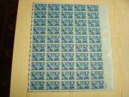 Postimerkki 100-vuotta, 1947, USA, täysi 50 postimerkin arkki. Katso myös muut kohteeni mm. noin 1200 erilaista amerikkalaista ensipäiväkuorta 1920-luvulta