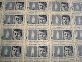 Presidentti John F. Kennedy, JFK, 1964, USA, täysi 50 postimerkin arkki. Katso myös muut kohteeni mm. noin 1200 erilaista amerikkalaista ensipäiväkuorta