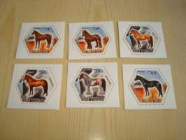 6 erilaista hevonen postimerkkiä, 6-kulmaiset, omassa arkissa, vuodelta 2014, Tchad. Katso myös muut kohteeni mm. kymmeniä erilaisia Souvenir Sheet