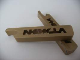Pullonavaaja - Nokia mainoslahja metallia 8x1,5x1 cm