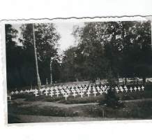 Humppilan sankarihautausmaa 1943   - valokuva 6x9 cm