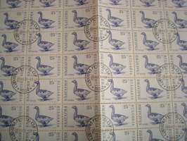 Ankka, 100 postimerkin postimerkkiarkki 25:llä leimalla, Bulgaria, vuodelta 1991, hieno. Katso myös muut kohteeni mm. noin 1200 erilaista amerikkalaista