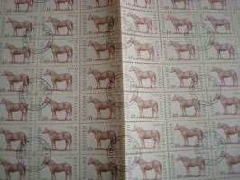 Hevonen, 100 postimerkin postimerkkiarkki 25:llä leimalla, Bulgaria, vuodelta 1991, hieno. Katso myös muut kohteeni mm. noin 1200 erilaista amerikkalaista